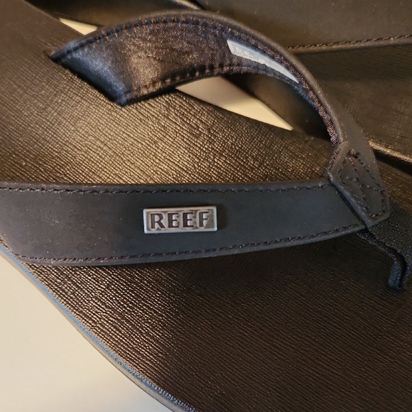 Reef Black Flip Flops - Picture 2 of 4